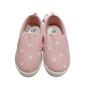 NWT Gap shoes